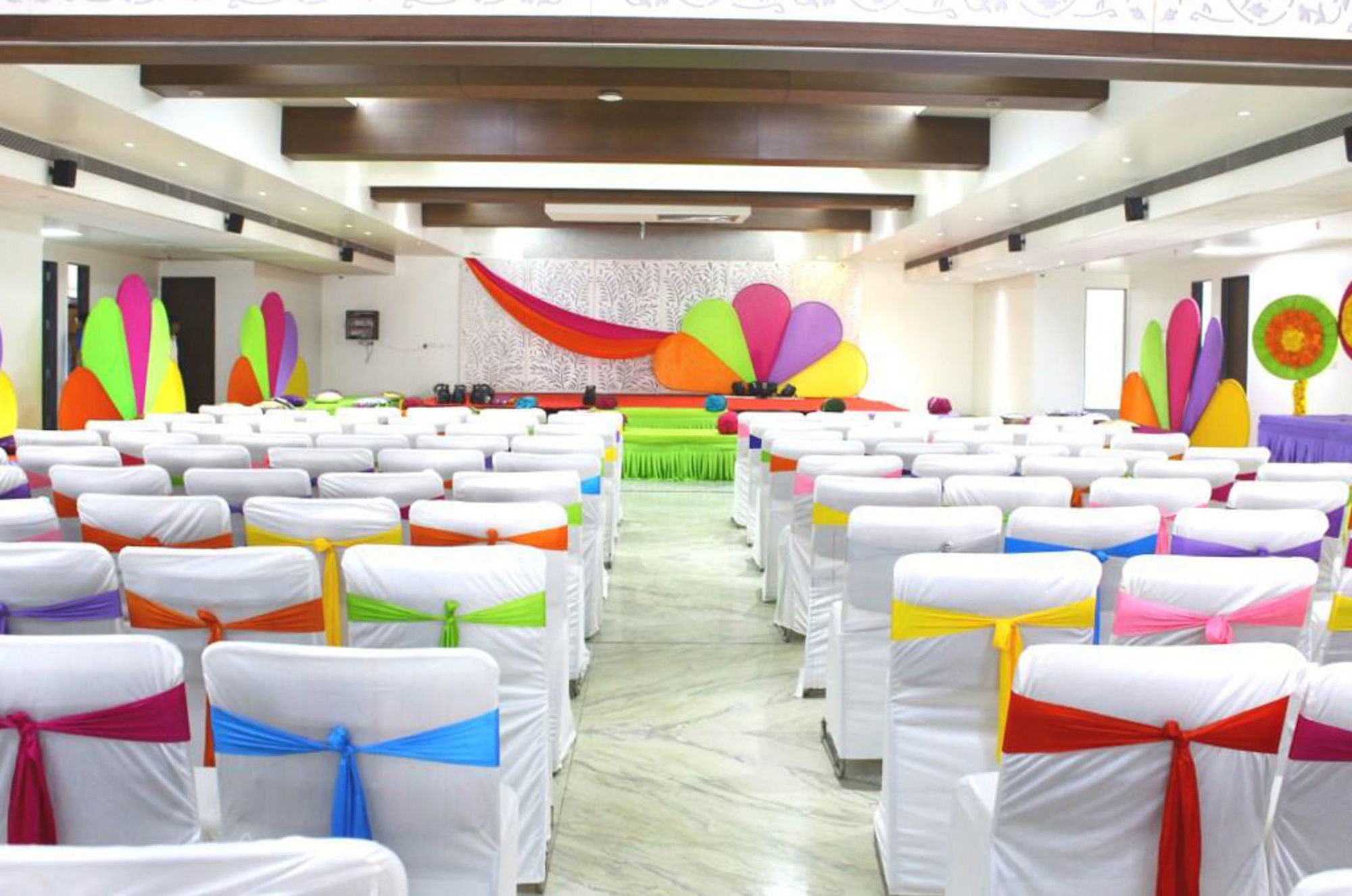 Comfort Inn Donil Vadodara Konforlar fotoğraf