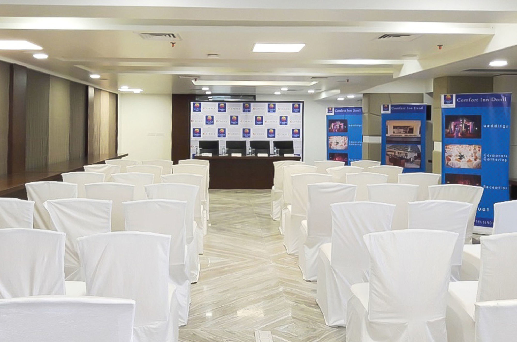 Comfort Inn Donil Vadodara Konforlar fotoğraf