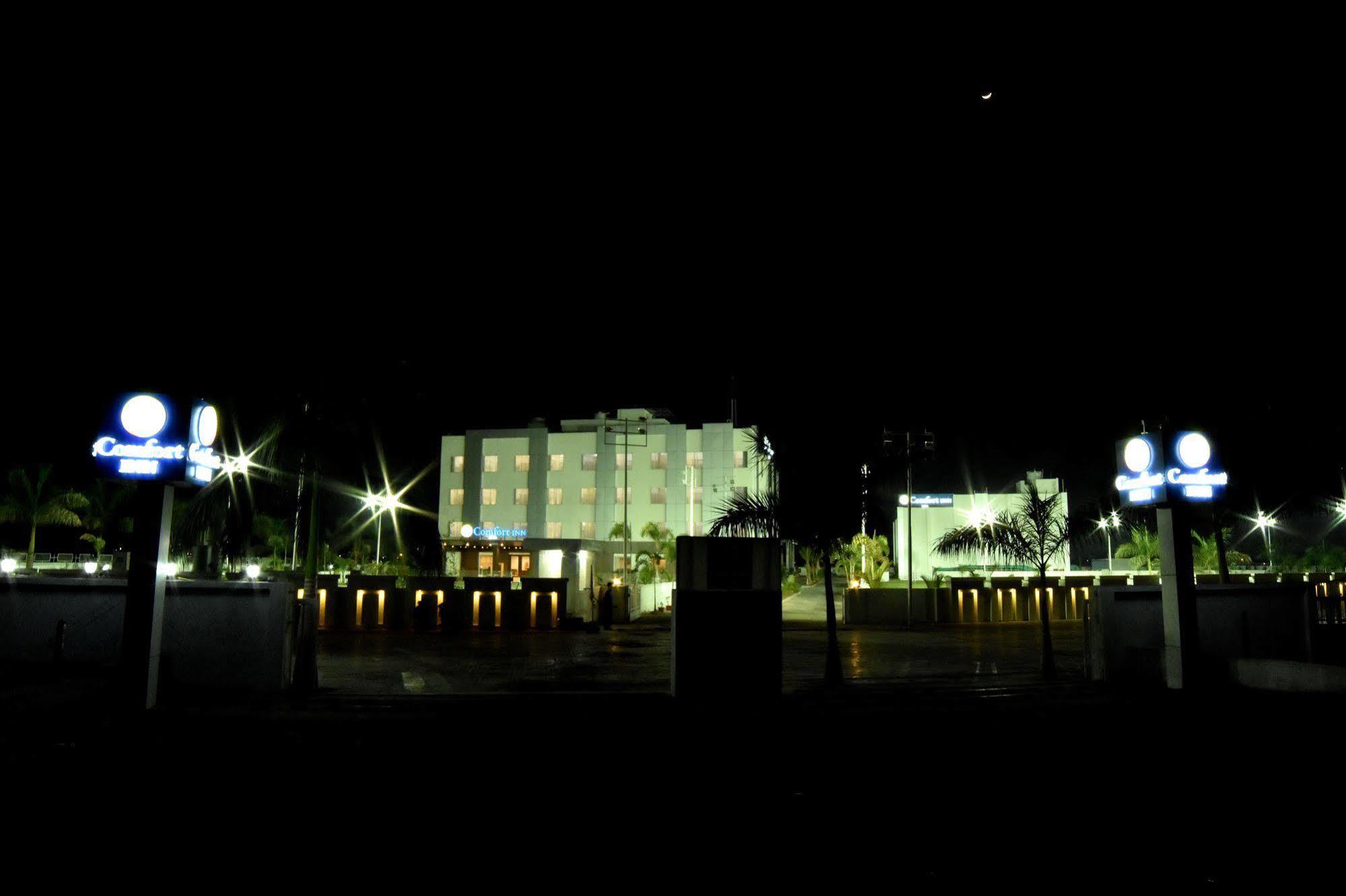 Comfort Inn Donil Vadodara Dış mekan fotoğraf
