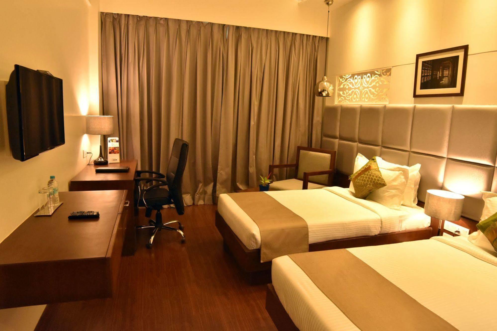 Comfort Inn Donil Vadodara Dış mekan fotoğraf