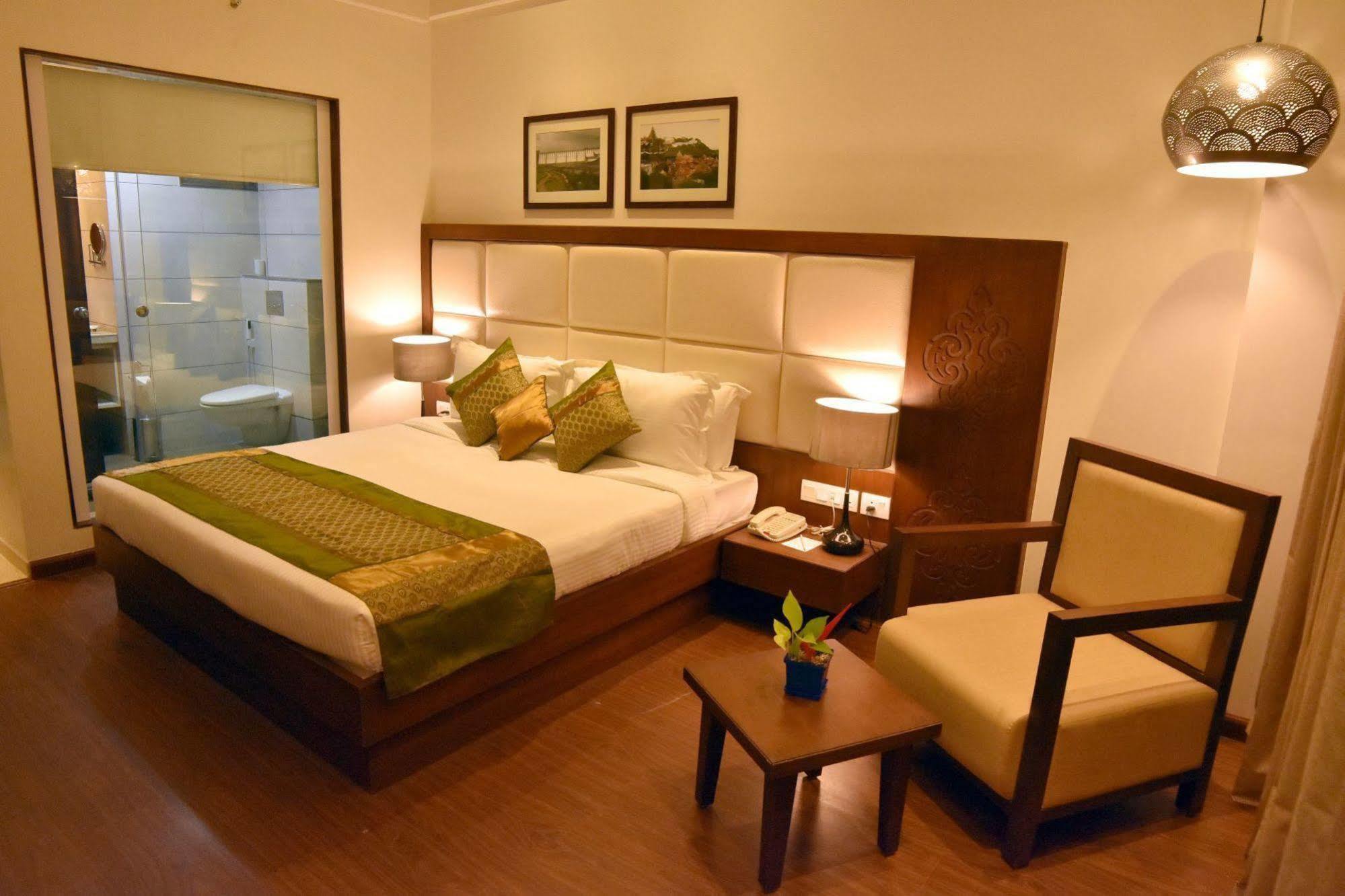 Comfort Inn Donil Vadodara Dış mekan fotoğraf