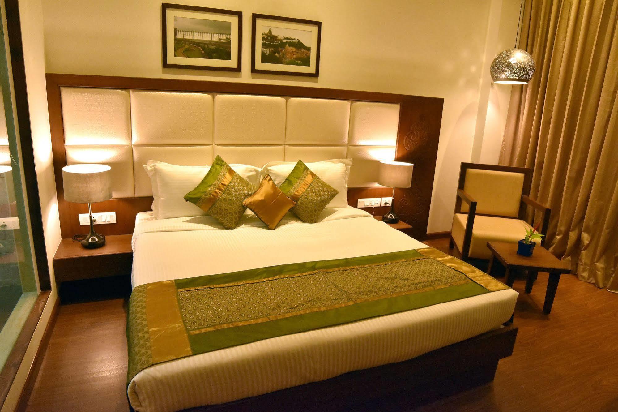 Comfort Inn Donil Vadodara Dış mekan fotoğraf