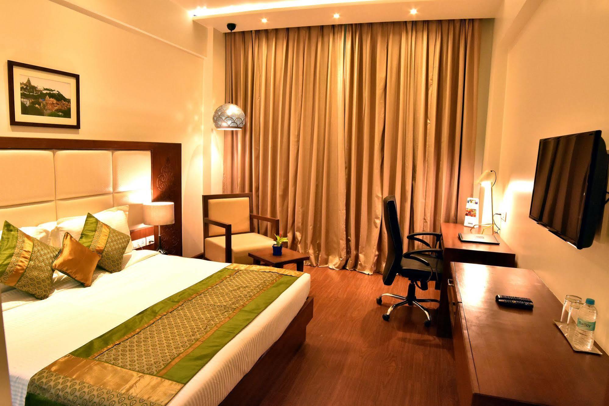 Comfort Inn Donil Vadodara Dış mekan fotoğraf