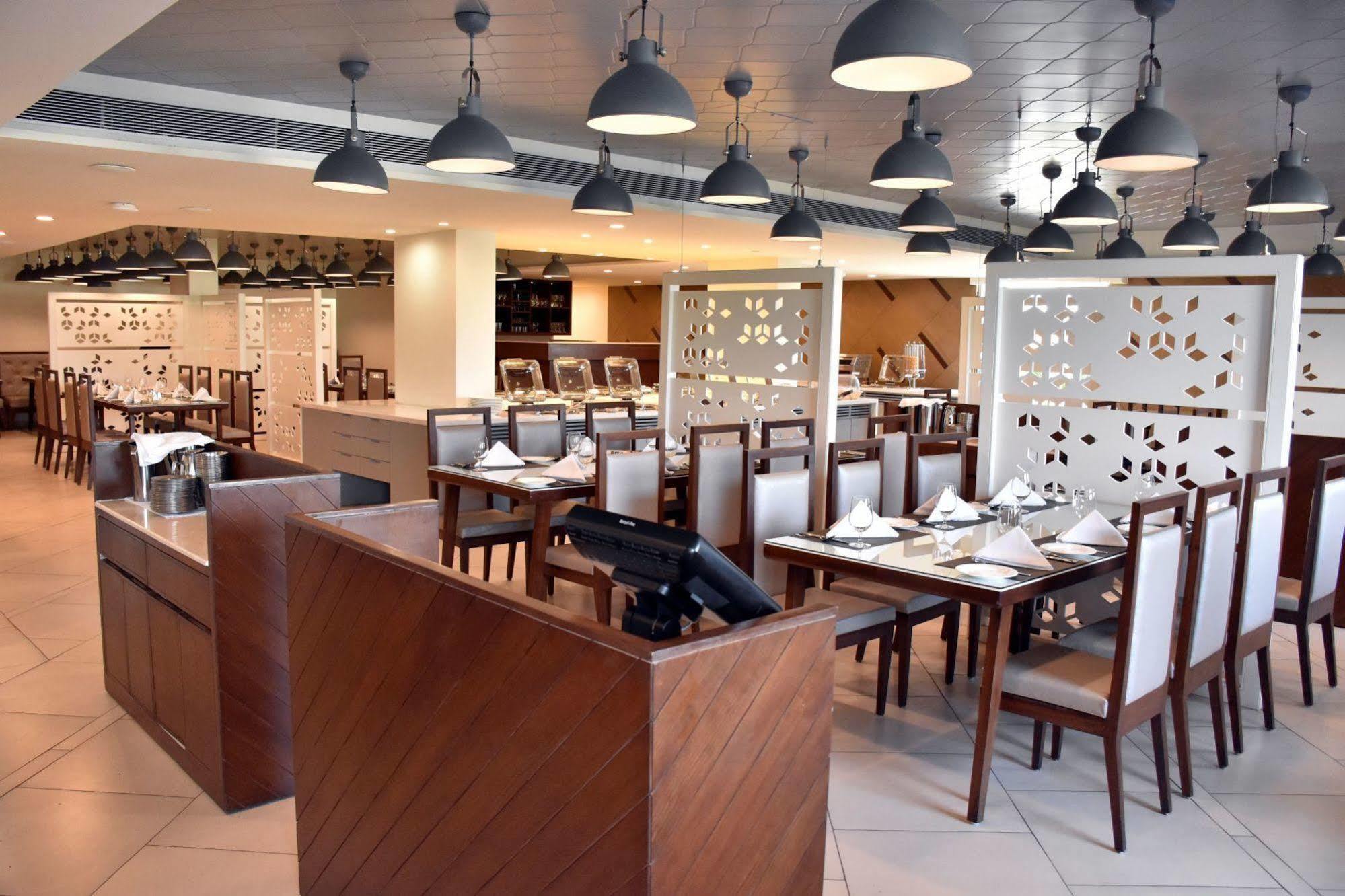 Comfort Inn Donil Vadodara Dış mekan fotoğraf