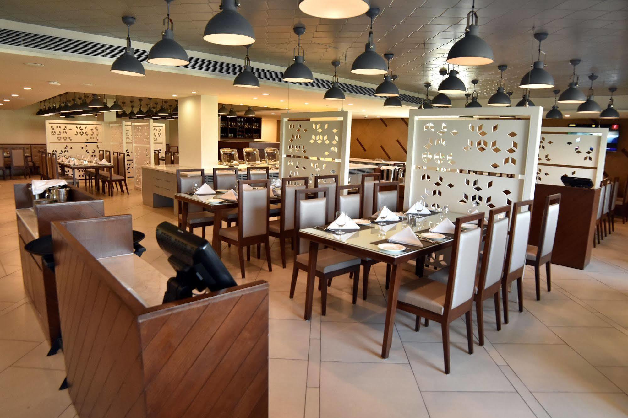 Comfort Inn Donil Vadodara Dış mekan fotoğraf